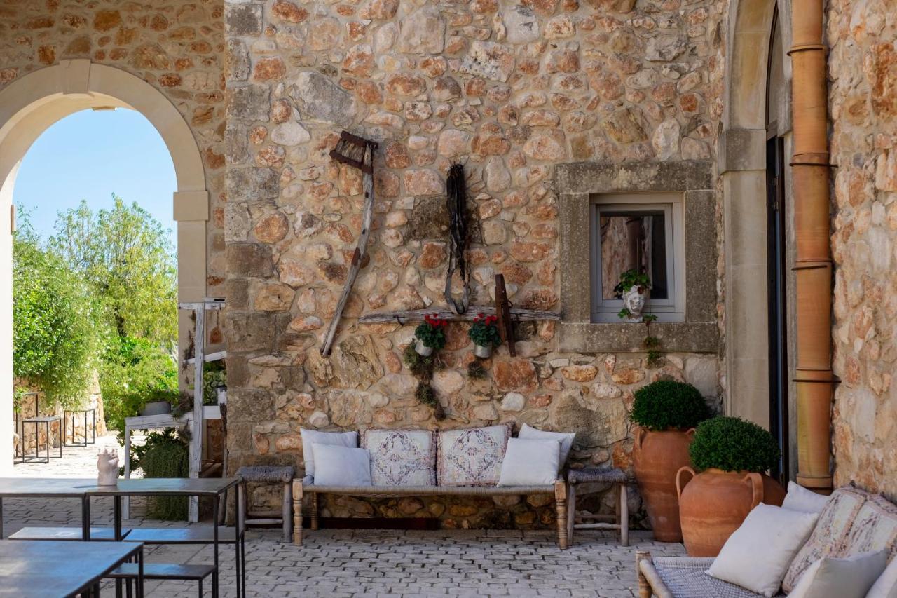 I Carusi relais Villa Noto Bagian luar foto